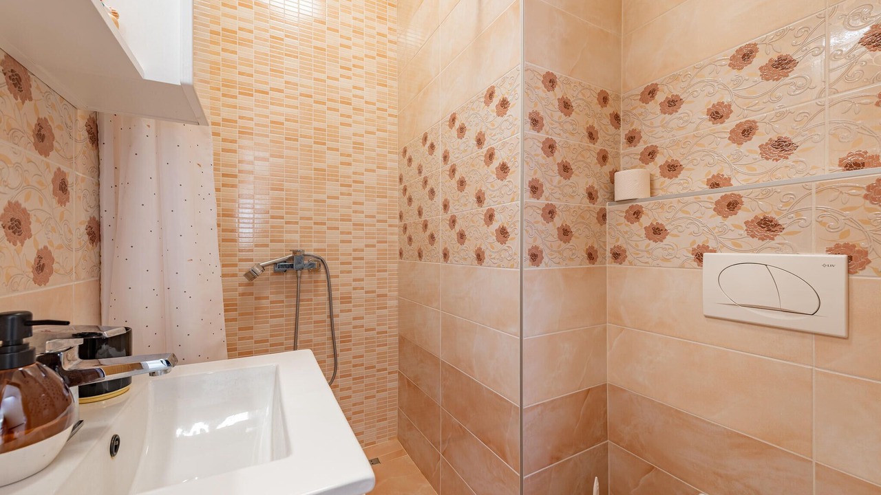 Photo of Bathroom in Kolan