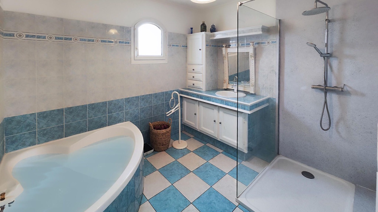 Photo of Bathroom in Caux