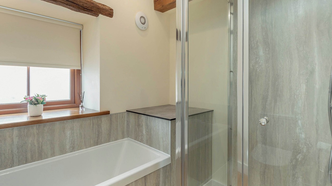 Photo of Bathroom in Scales