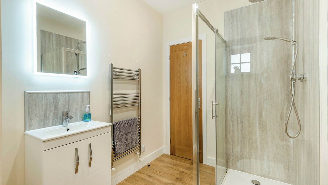 Photo of Bathroom in Scales