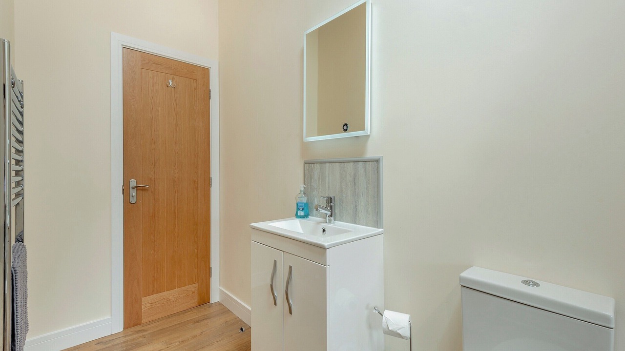 Photo of Bathroom in Scales