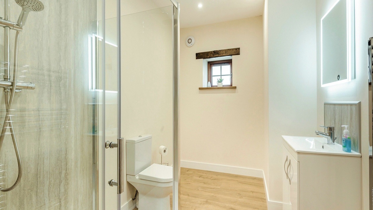 Photo of Bathroom in Scales