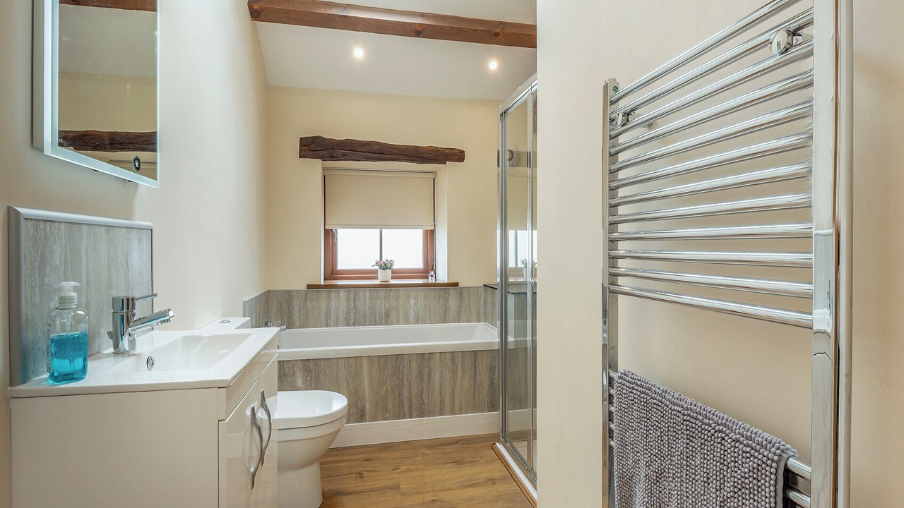 Photo of Bathroom in Scales