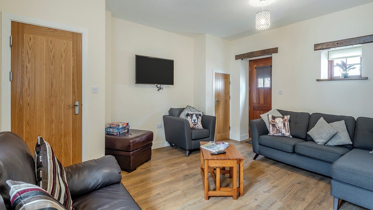 Photo of Bedroom in Scales