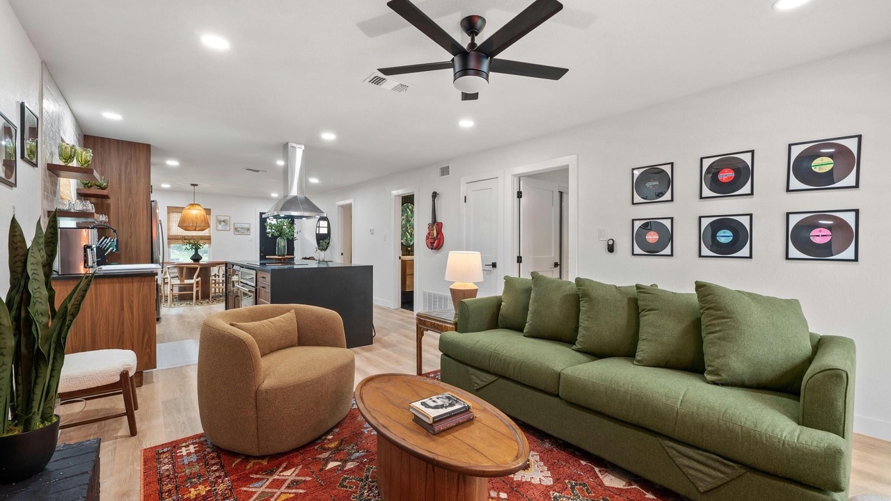 Photo of Livingroom in Barton Hills