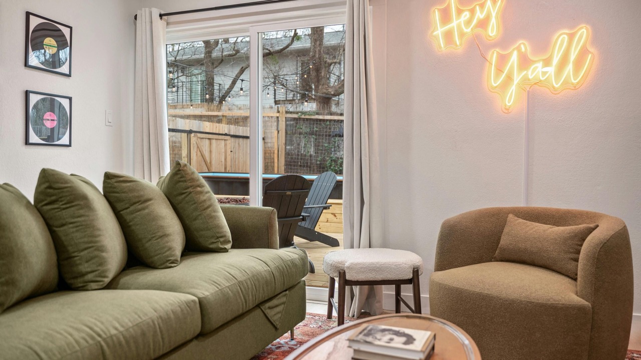 Photo of Livingroom in Barton Hills