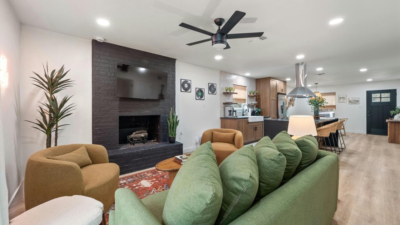 Photo of Livingroom in Barton Hills