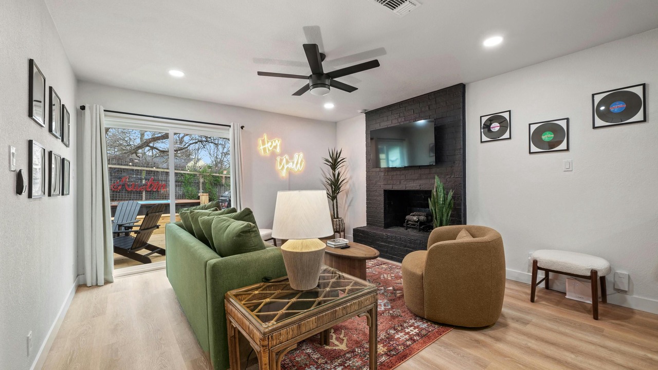 Photo of Livingroom in Barton Hills