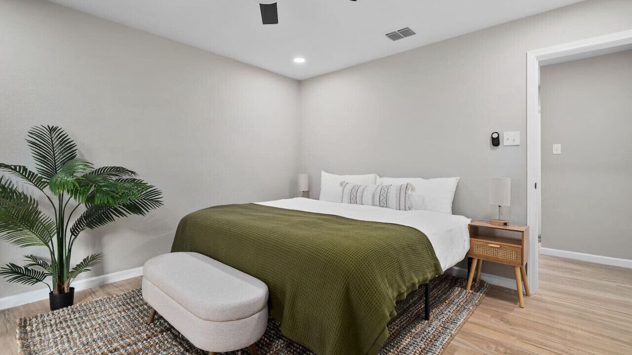 Photo of Bedroom in South Side