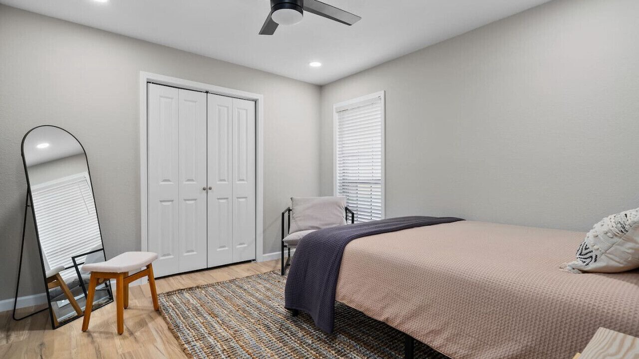 Photo of Bedroom in South Side