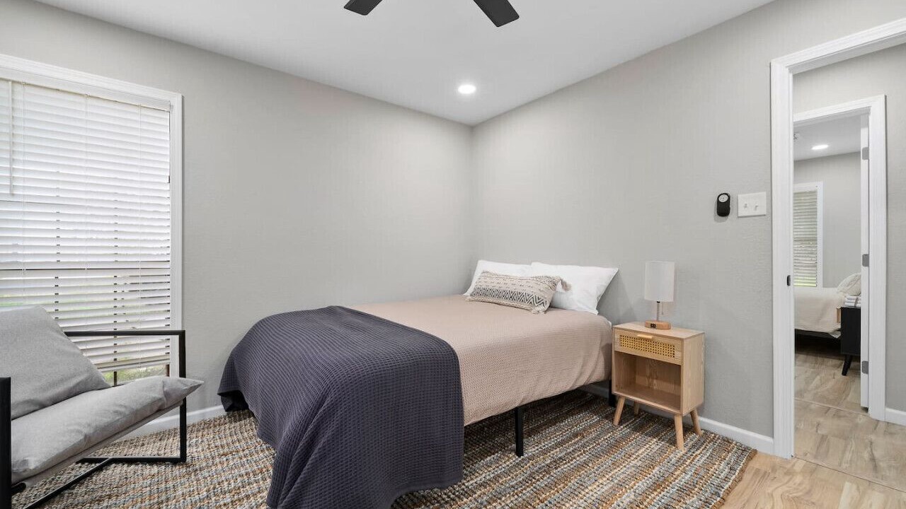 Photo of Bedroom in South Side