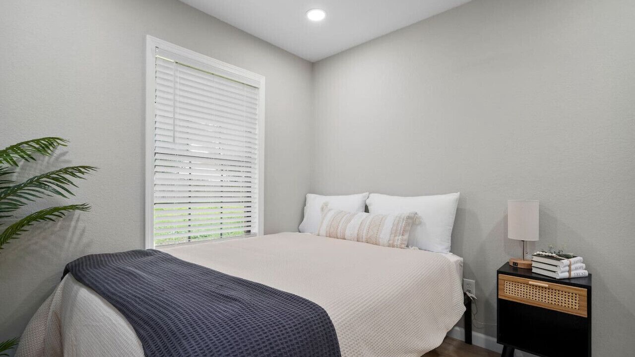 Photo of Bedroom in South Side