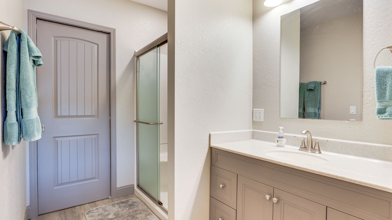 Photo of Bathroom in Roach