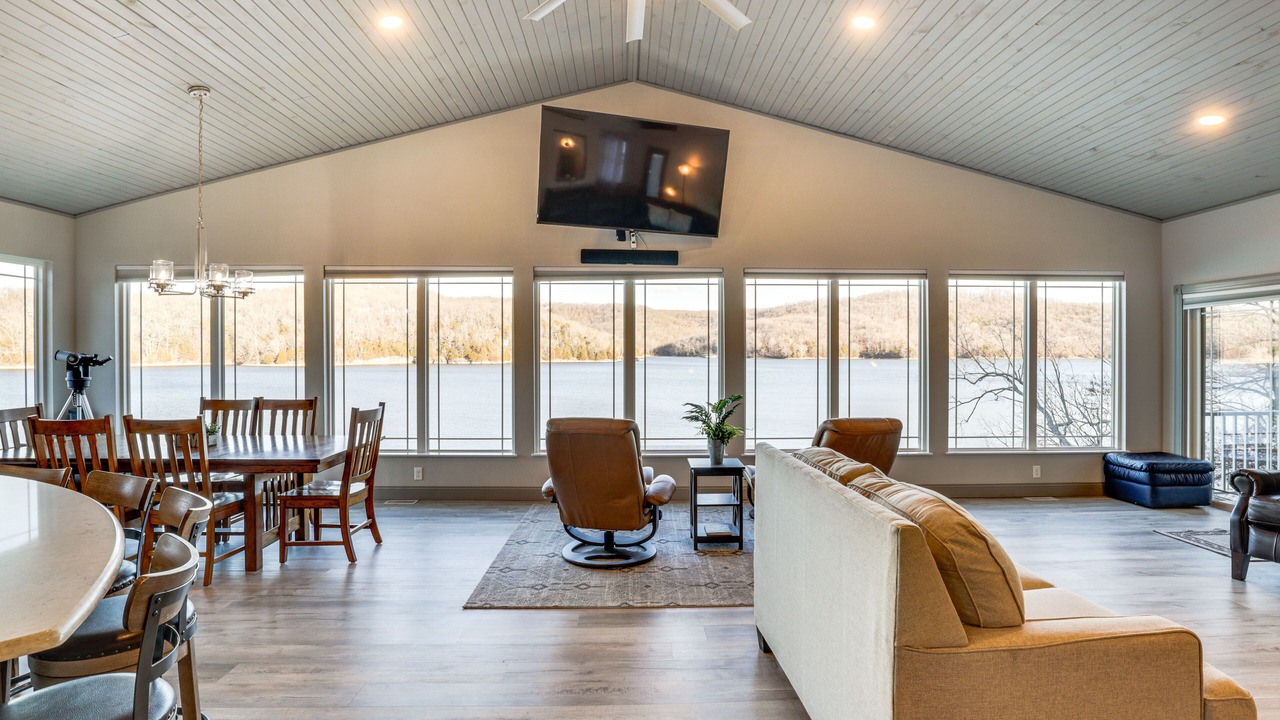 Photo of Livingroom in Roach