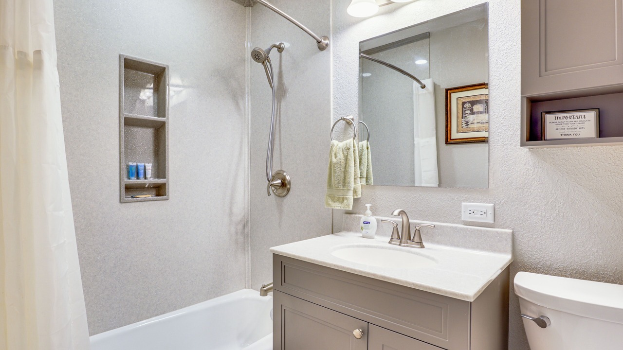 Photo of Bathroom in Roach