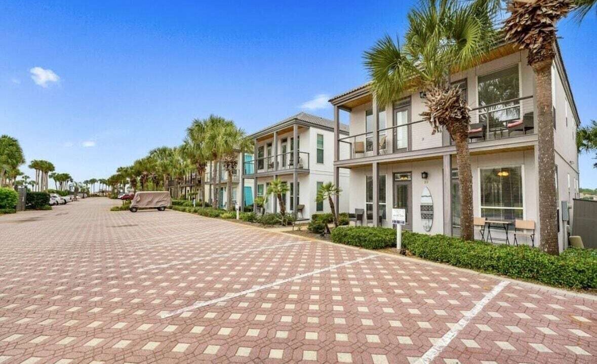 Photo of Others in Destin