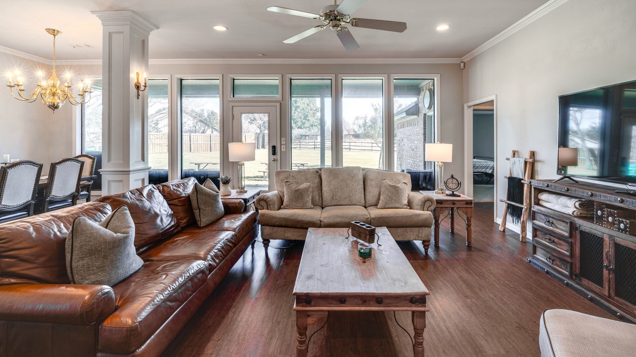 Photo of Livingroom in Aubrey