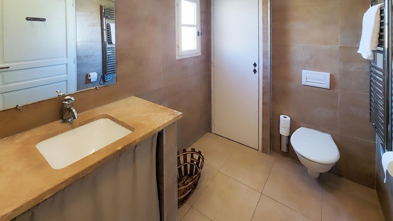 Photo of Bathroom in Saint-Laurent-de-la-Cabrerisse
