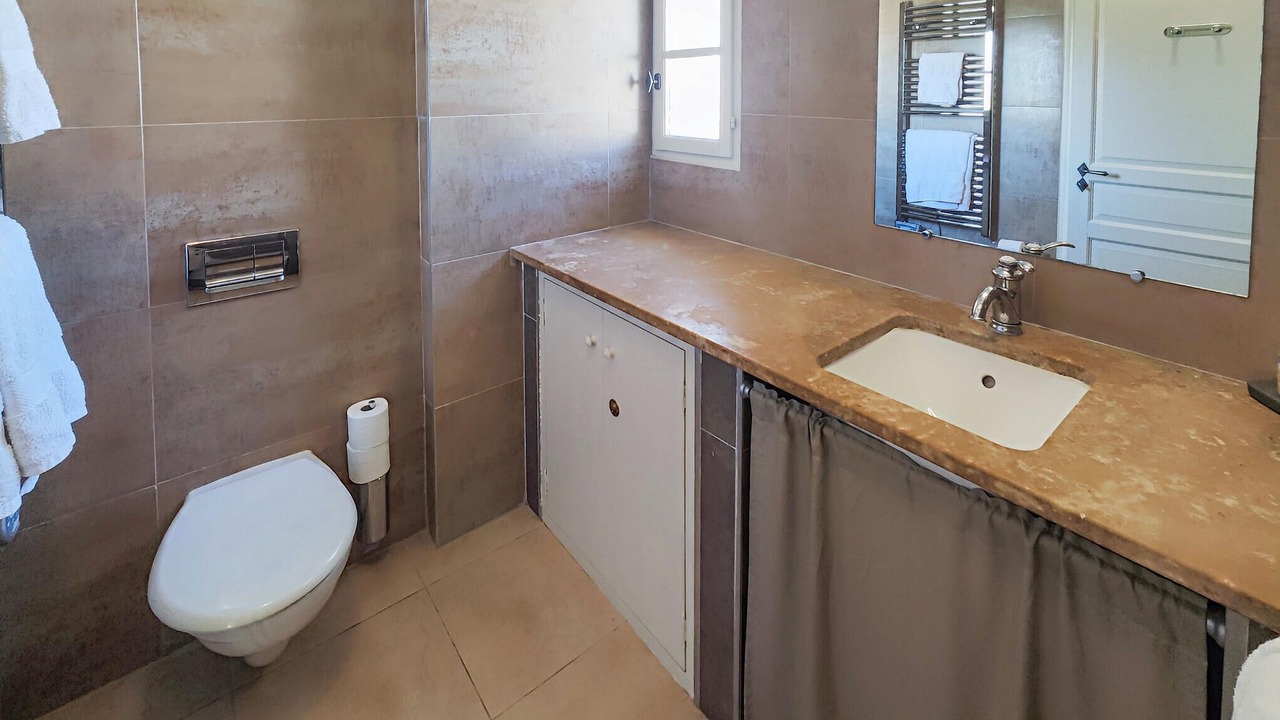Photo of Bathroom in Saint-Laurent-de-la-Cabrerisse