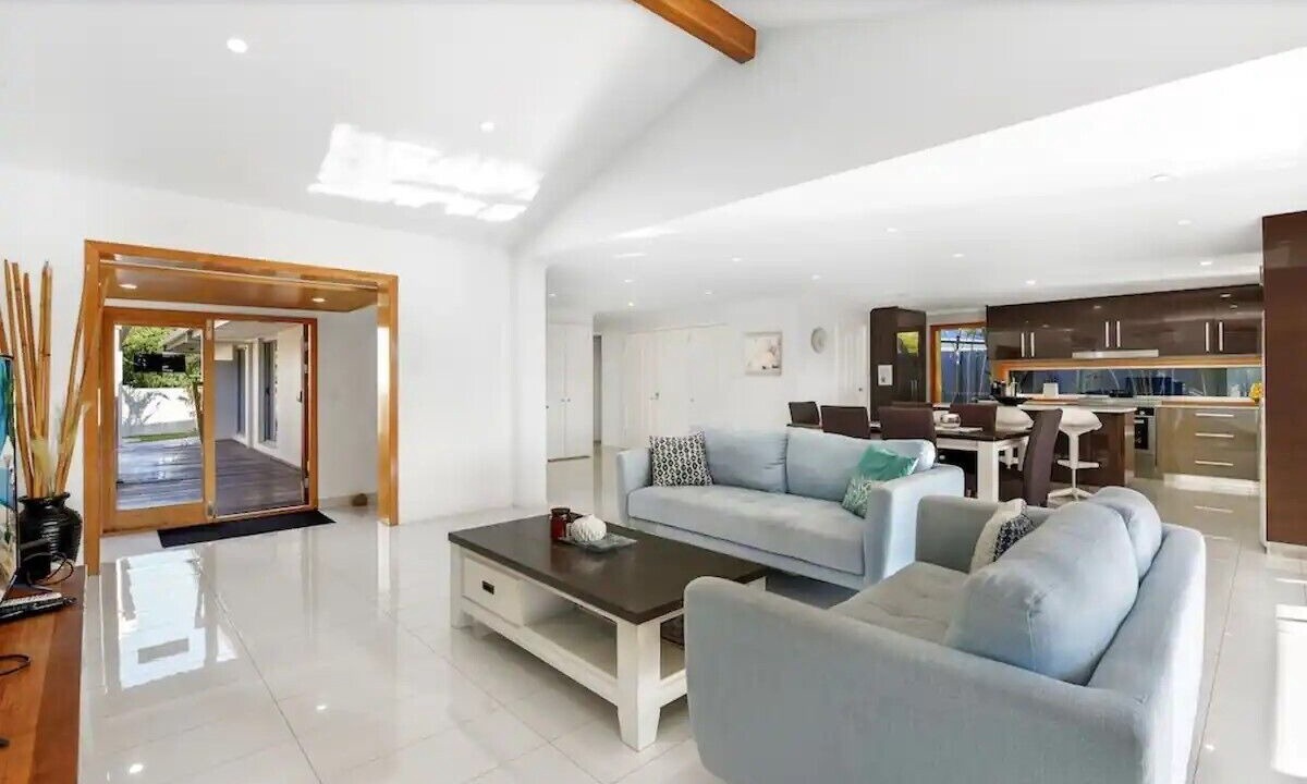 Photo of Livingroom in Broadbeach Waters