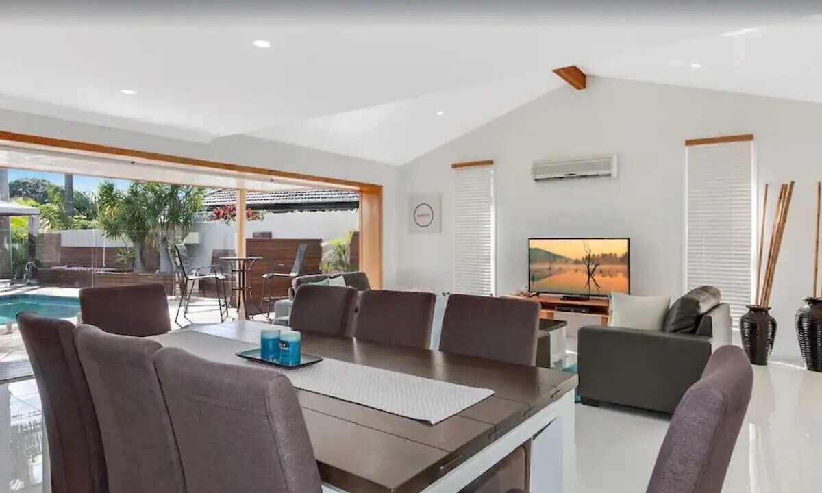 Photo of Others in Broadbeach Waters