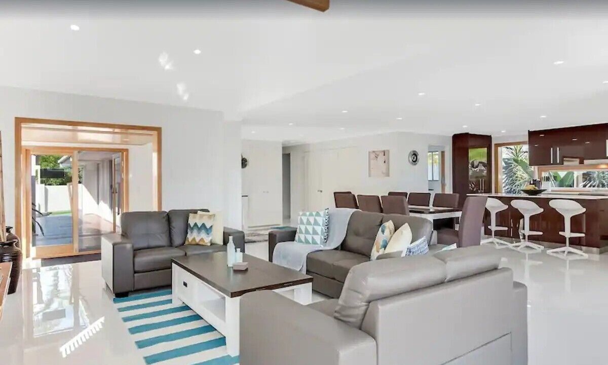 Photo of Others in Broadbeach Waters