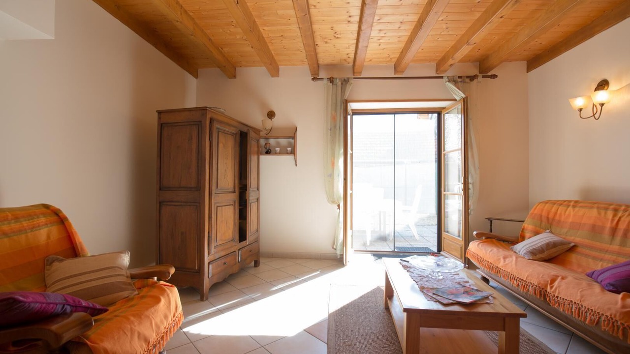 Photo of Livingroom in Peyrieu