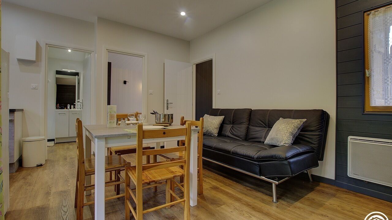 Photo of Others in Chaley