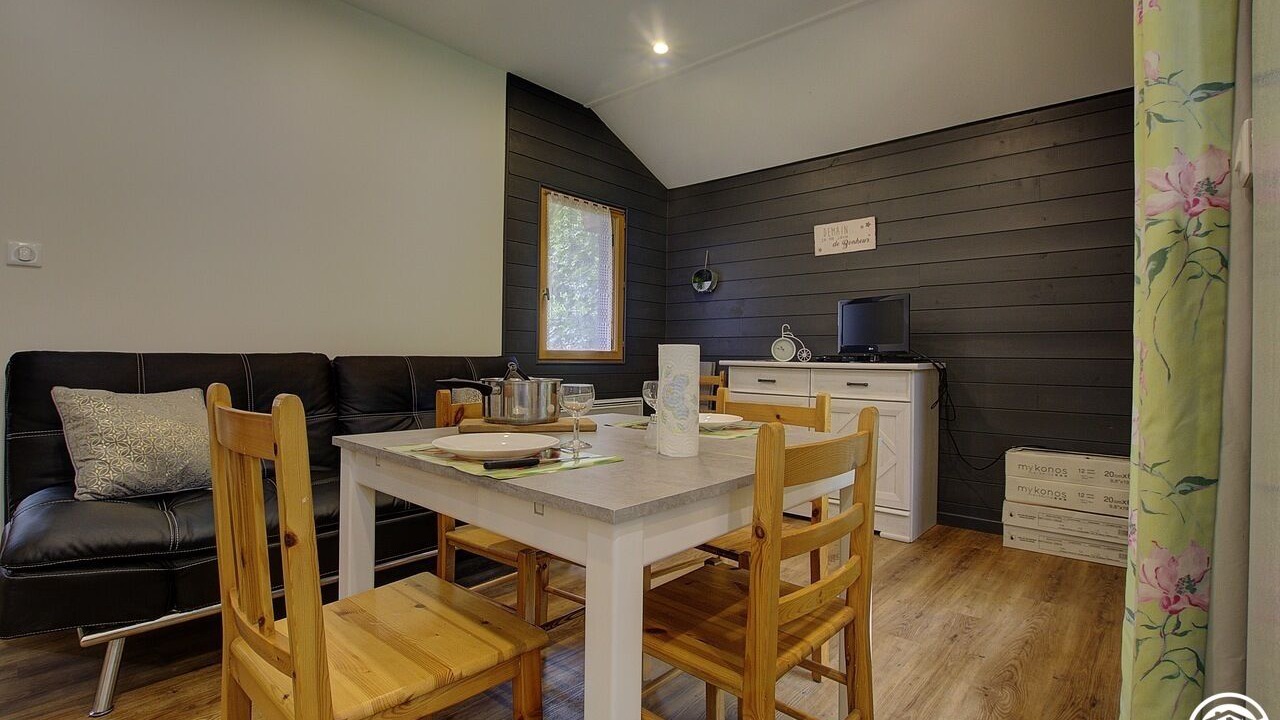 Photo of Others in Chaley