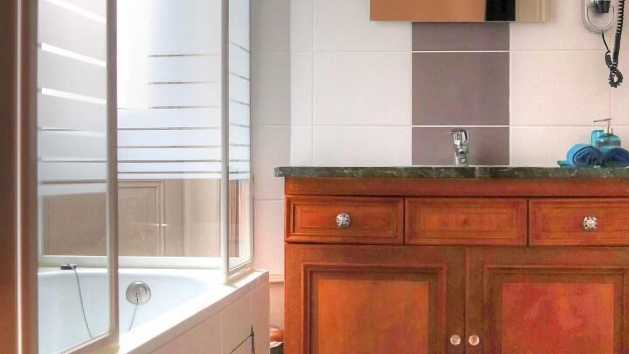 Photo of Bathroom in Bage-la-Ville