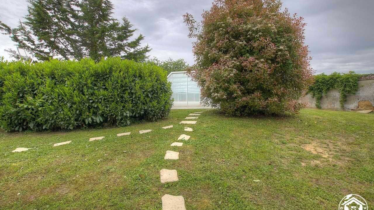 Photo of Outdoor in Bage-la-Ville