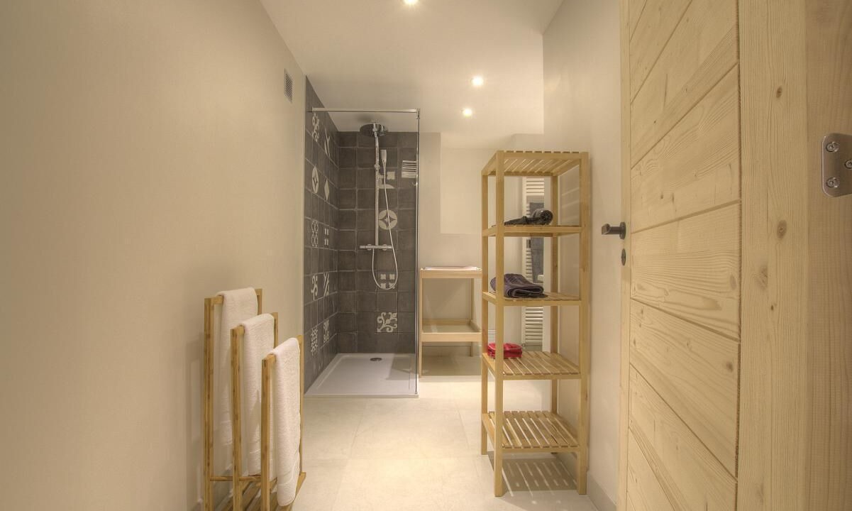 Photo of Bathroom in Chezery Forens