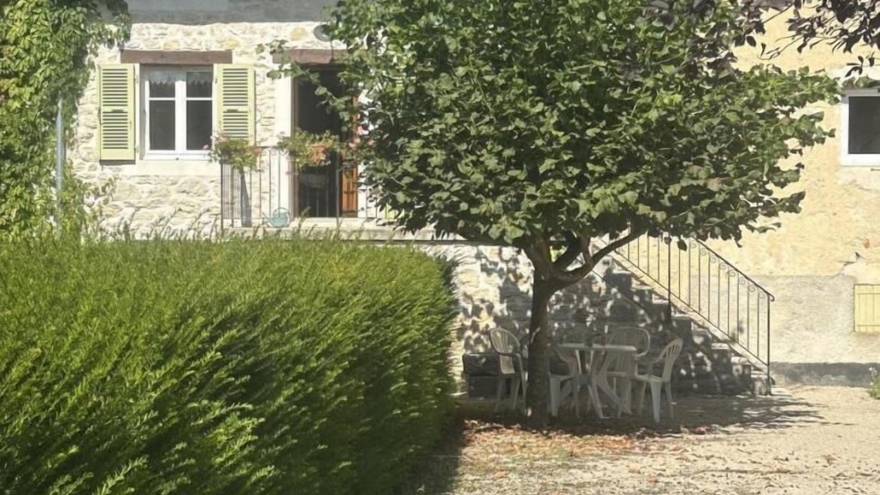 Photo of Outdoor in Poncin