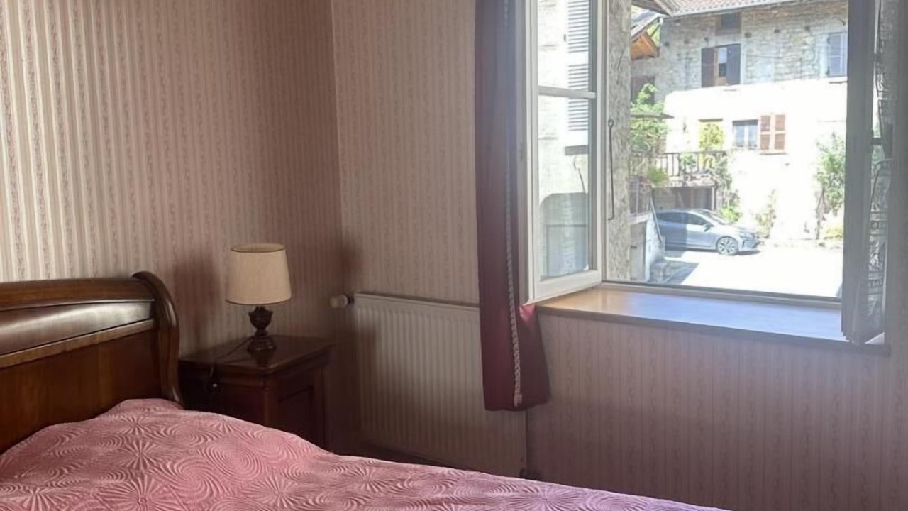 Photo of Bedroom in Poncin