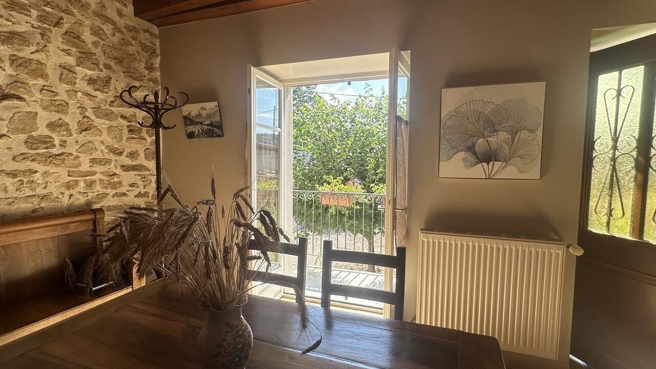 Photo of Others in Poncin