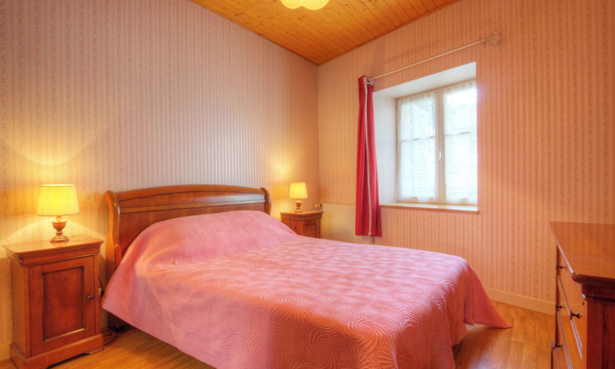 Photo of Bedroom in Poncin