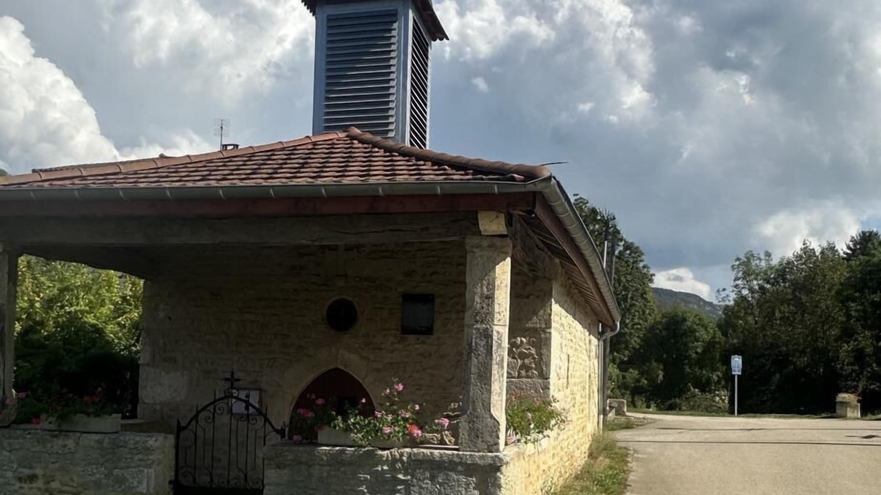 Photo of Others in Poncin