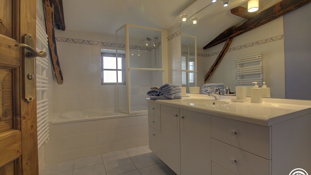 Photo of Bathroom in Illiat