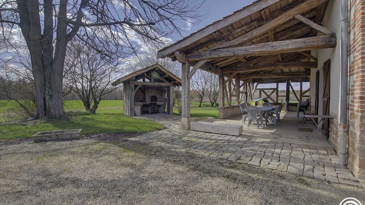 Photo of Outdoor in Bage-Dommartin