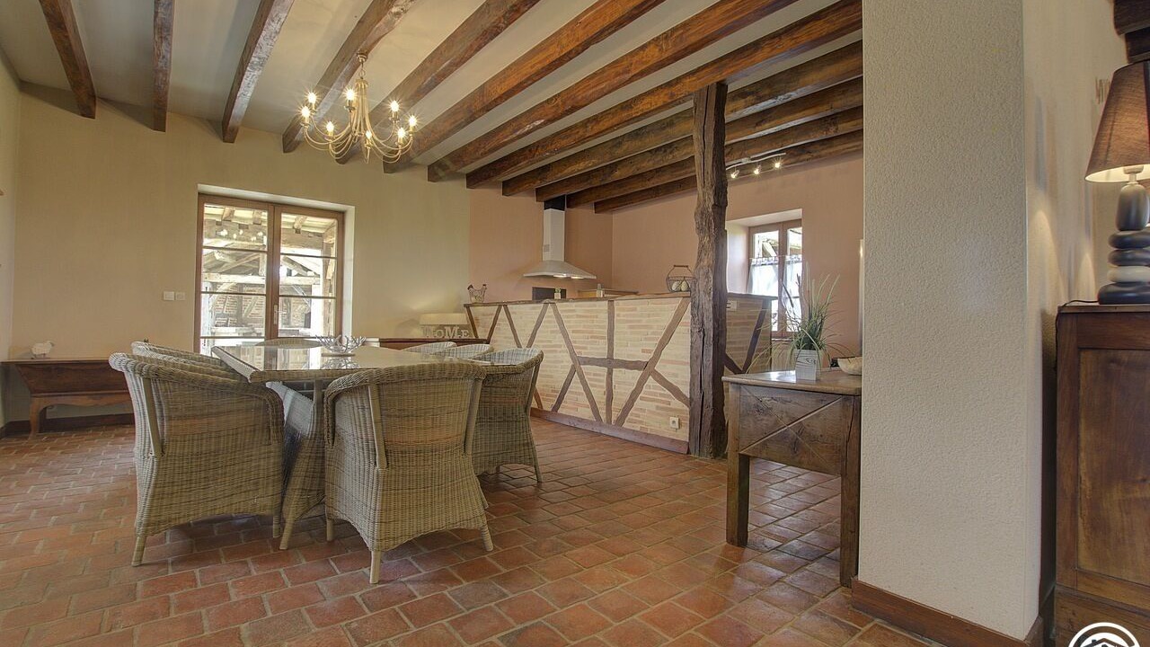 Photo of Others in Bage-Dommartin