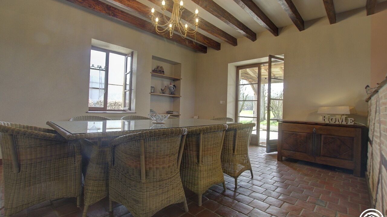 Photo of Others in Bage-Dommartin