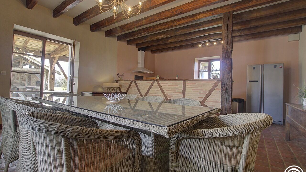 Photo of Others in Bage-Dommartin