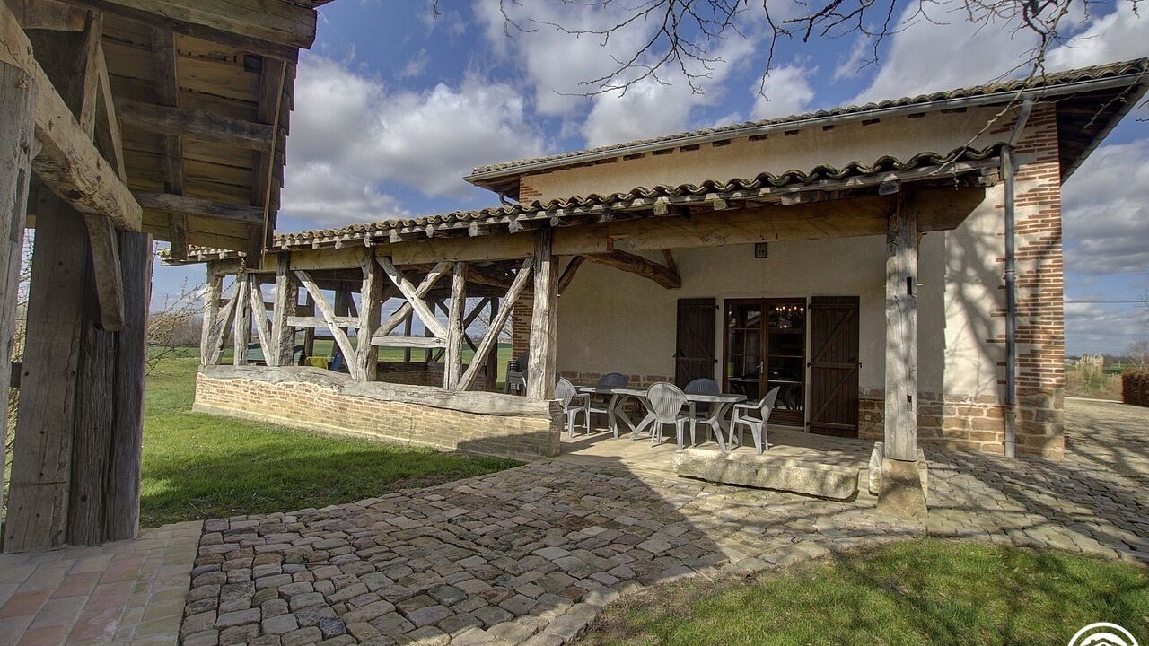 Photo of Outdoor in Bage-Dommartin