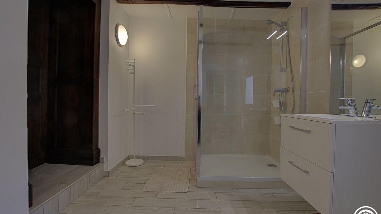 Photo of Bathroom in Saint-Germain-les-Paroisses