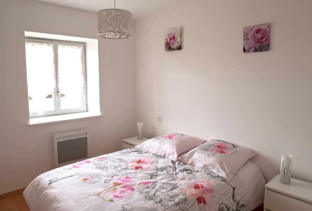 Photo of Bedroom in Saint-Benigne