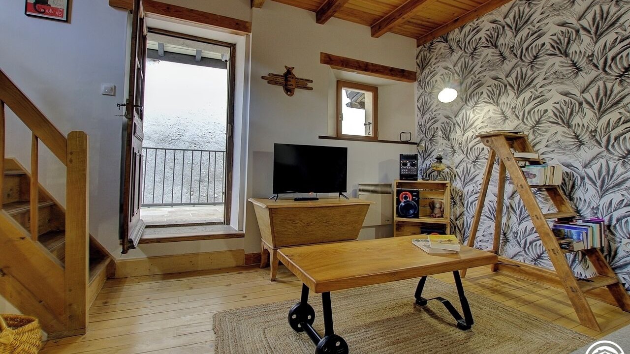 Photo of Others in Tenay