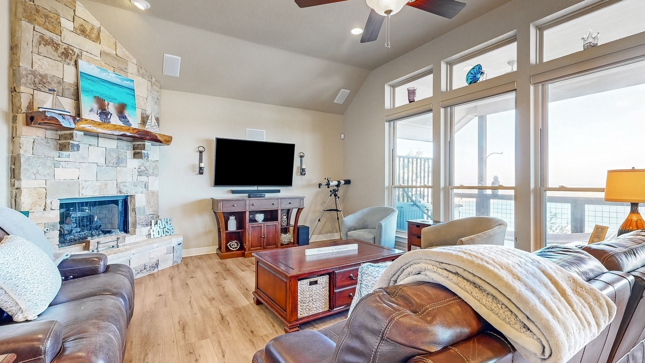 Photo of Livingroom in Canyon Lake