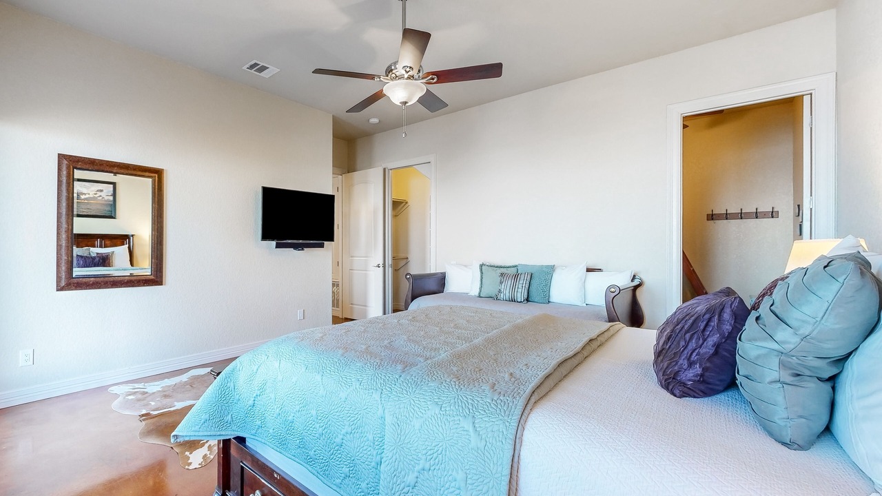 Photo of Bedroom in Canyon Lake