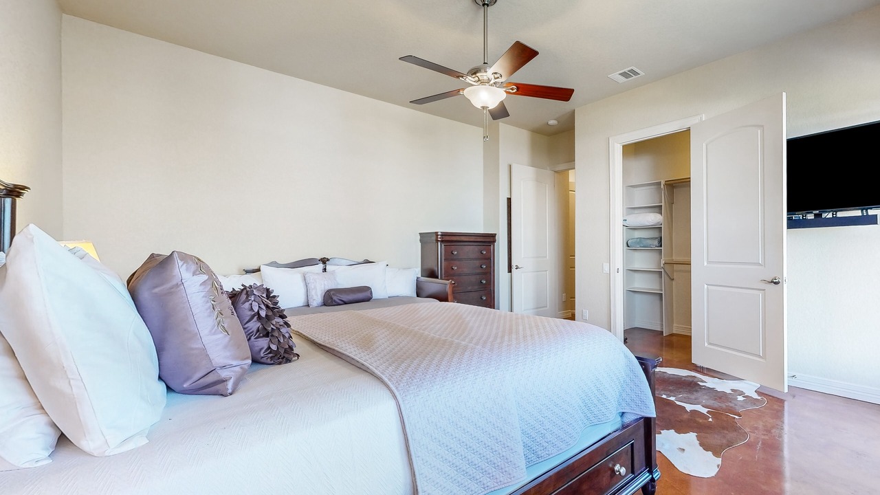 Photo of Bedroom in Canyon Lake