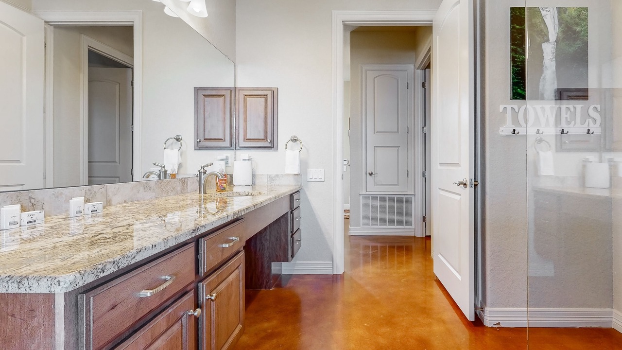 Photo of Bathroom in Canyon Lake
